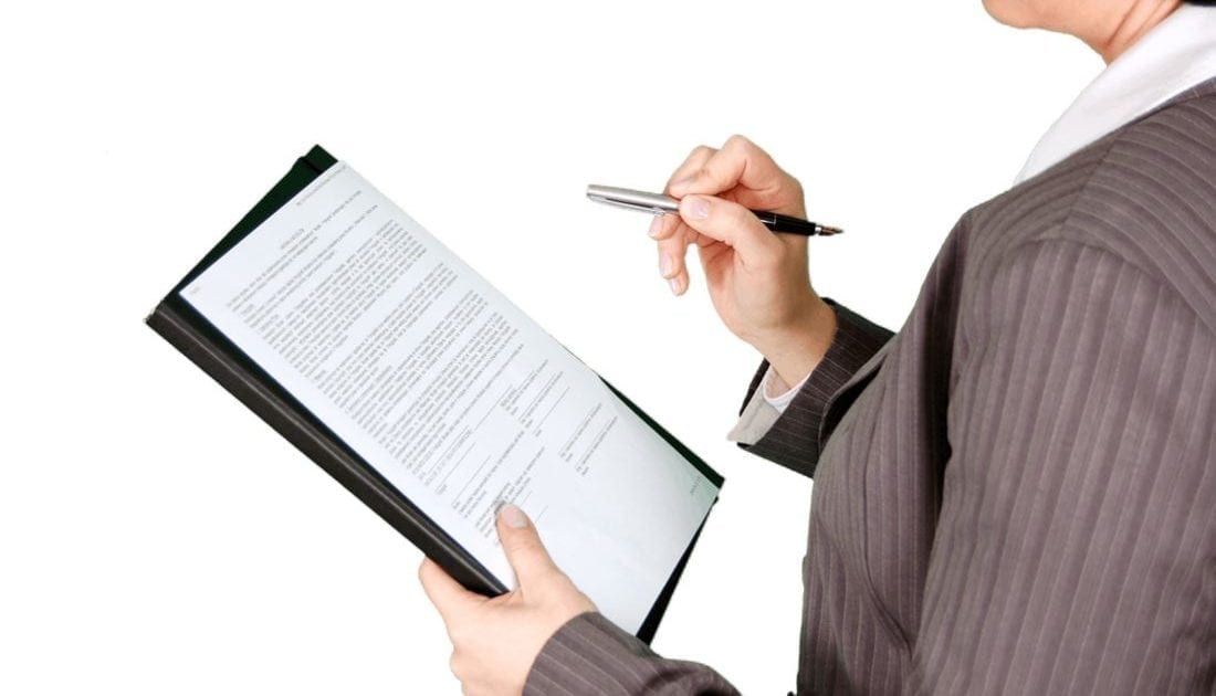 who is entitled to read the will of a deceased person